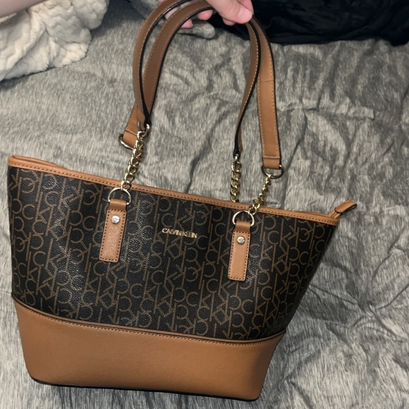 Calvin Klein tote - Picture 1 of 6